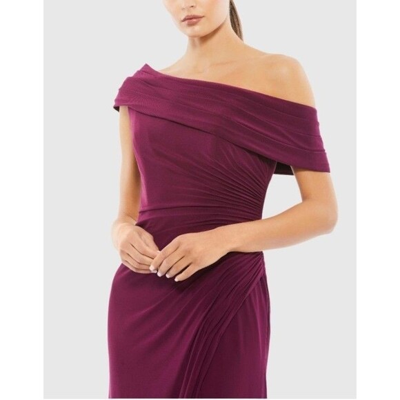 New MAC DUGGAL (4) 26517 Purple (Eggplant) Fold-over Off-the-Shoulder Slit Gown - Picture 16 of 16